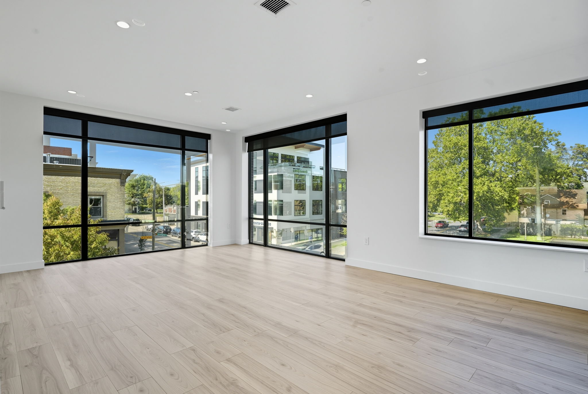 2 Bedroom, 1 Bath Corner